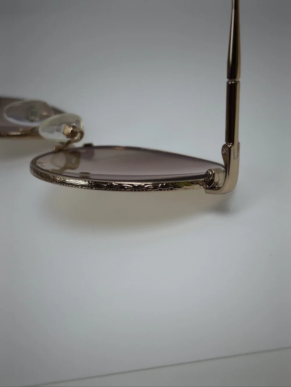 Film. Classic Round Women's Gold Eyewear.